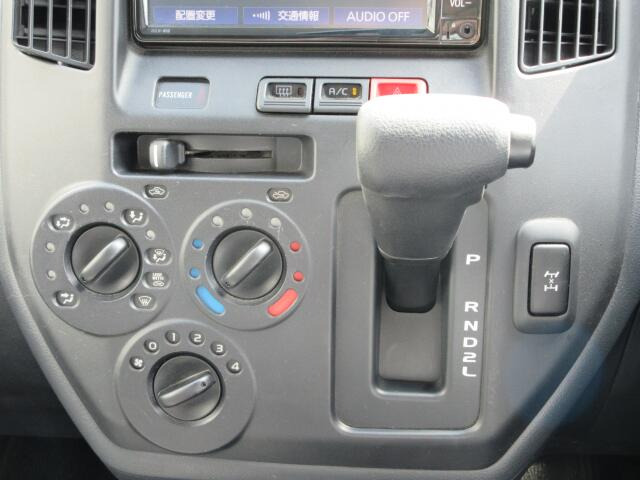 �܂݂����E�Ɉړ����邾���ŉ��x���߂��o����}�j���A���G�A�R������������Ă��܂��B