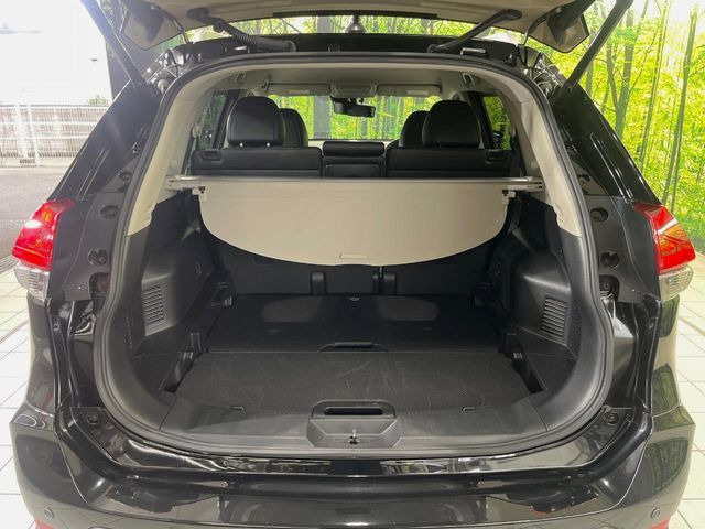 【パワーバックドア】スマートキーや運転席のボタンを押すだけでリアゲートが自動で開閉します!荷物を持っている時や、高い位置にあるバックドアを閉める際に便利な機能です♪