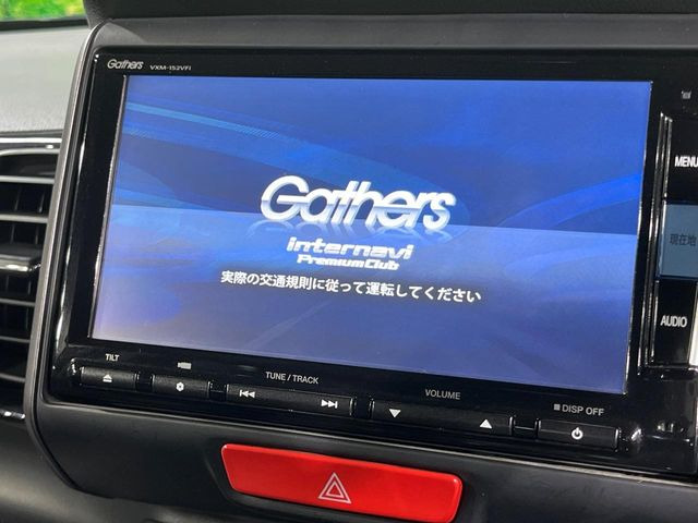 【純正ナビ】人気の純正ナビを装備。オーディオ機能も充実しており、Bluetooth接続すればお持ちのスマホやMP3プレイヤーの音楽を再生可能!毎日の運転がさらに楽しくなります!!