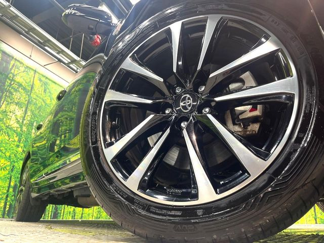 【純正19インチアルミホイール】外観にマッチした純正アルミホイールを装着しております。各種社外アルミホイールや、スタッドレスタイヤも取扱いしております。是非ご相談ください♪