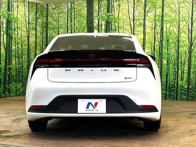 安心の最長10年・走行無制限保証(有償)をご用意。保証内容も充実はもちろん、無料点検&オイル交換や、年中無休の全国・24時間ロードサービスも付帯されておりますのでご安心下さい。