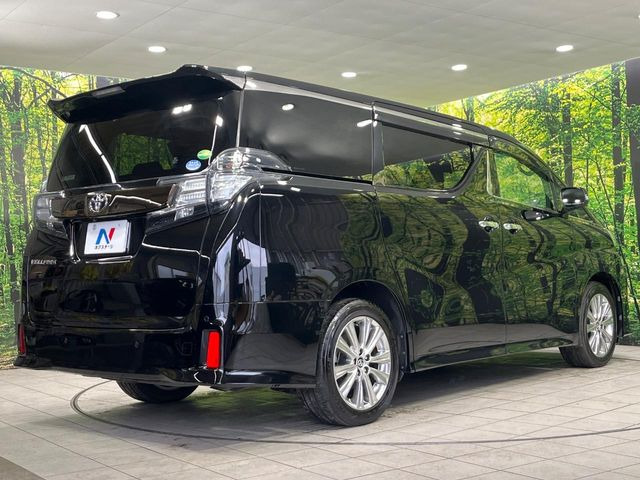 ☆全国のネクステージからお取り寄せが可能※!遠方の店舗に展示してあるクルマが気になる場合も、最寄りの店舗でご覧いただくことが可能です!是非私たちに要望をお聞かせください!※別途費用