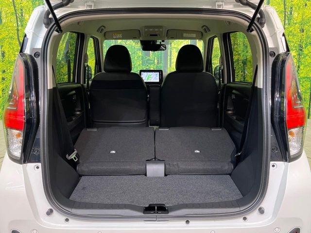 普段のお買い物や通勤、送迎等に十分な荷室スペースを確保しております。セカンドシートを倒すと、大きな荷物の積載も可能です♪