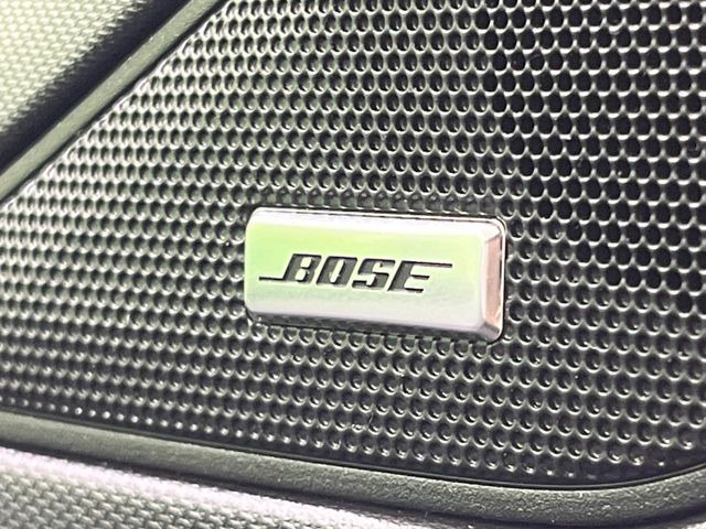 �yBOSE�T�E���h�V�X�e���z���[�J�[�I�v�V�����̍��i�ʃT�E���h�V�X�e���𓋍ځB��p�̃`���[�j���O���{���ꂽ�召�l�X�ȃX�s�[�J�[����ǎ��ȃT�E���h���t�ł��A�Տꊴ���ӂ�鉹����Ԃ����o���܂��B