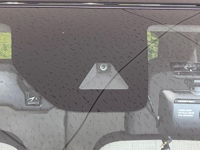 �y�C���e���W�F���g�G�}�[�W�F���V�[�u���[�L�z�t�����g�J�����őO���̎ԗ�����s�҂����m�B�Փ˂������Ȏ��͏Փ˔�Q�y���u���[�L���쓮�A�Փˉ�����T�|�[�g�B�����S�Ƀh���C�u�����y���݂��������܂��B