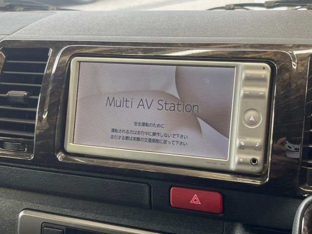 �y�����i�r�z�l�C�̏����i�r�𑕔����Ă���܂��B�i�r�̎g���₷���͂������A�I�[�f�B�I�@�\���[��!�L�����v�◷�s�͂������A�ʋ΂┃�����ȂǕ��i�̃h���C�u���y�����Ȃ�͂���