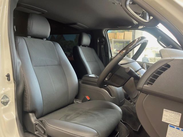 �y�n�[�t���U�[�V�[�g�z�������ƍ���S�n�𗼗������l�C�̃V�[�g���w�ʁE���ʂ̃t�@�u���b�N�f�ނ́A�ʋC���̗ǂ��⊊��ɂ����ɗD��Ă��܂��B�C���╞���ɍ��E���ꂸ���K�ɂ���肢�������܂��B