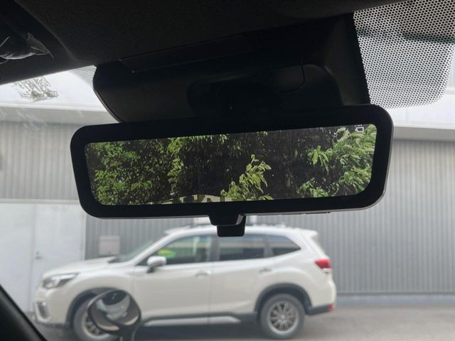 �y�f�W�^���C���i�[�~���[�z��Ȃ̑傫�ȉו��⓯��҂Ō�����m�F���Â炢���ł����S!�J�������B�e�����ԗ�����̉f�������[���~���[���ɕ\���B�N���A�Ȏ��E�ŏ󋵂̊m�F���\�ł�!