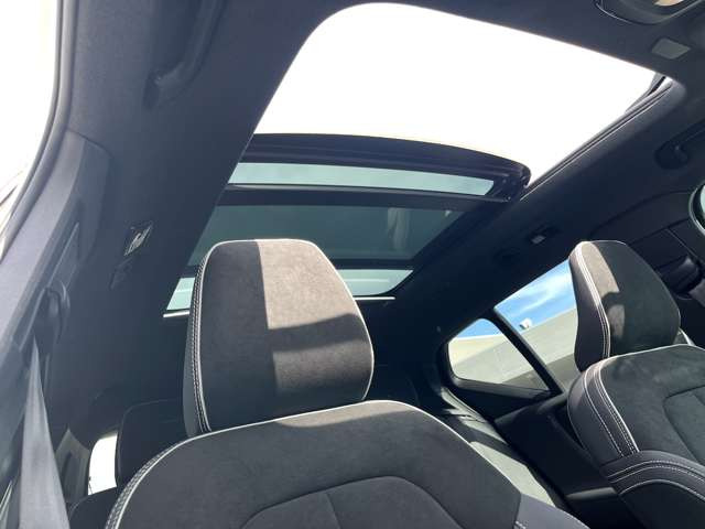 XC40アルティメット B4 AWD ダークエディション 4WD