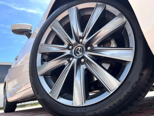 �y�����I�v�V����19�C���`�A���~�z�C�[���z�����I�v�V�����z�C�[���𑕒��B���s���\�̌���ɉ����A�O�ς����X�^�C���b�V���ɂȂ��Ă��܂��B