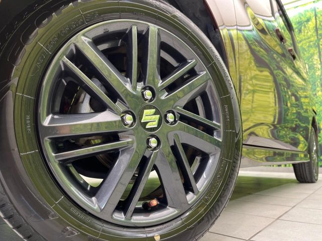 �y���������C���`�A���~�z�C�[���z�O�ςɃ}�b�`���������A���~�z�C�[���𑕒����Ă���܂��B�e��ЊO�A���~�z�C�[����A�X�^�b�h���X�^�C�����戵�����Ă���܂��B���񂲑��k����������