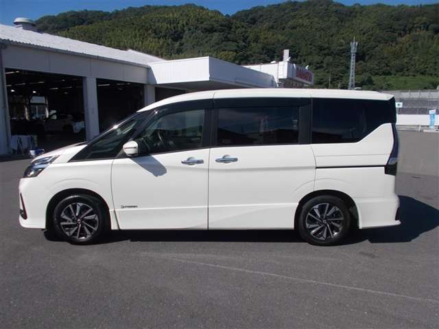 セレナ1.2 e-POWER ハイウェイスターV