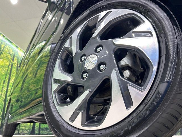 【純正15インチアルミホイール】外観にマッチした純正アルミホイールを装着しております。各種社外アルミホイールや、スタッドレスタイヤも取扱いしております。是非ご相談ください♪