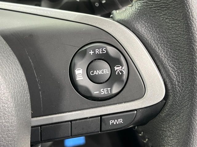 【レーダークルーズコントロール】高速道路での長距離走行が楽に!!自動で速度を保つクルーズコントロールが、衝突軽減システムと連携し、前方の車両を感知して車間を保つように速度調節してくれます!!