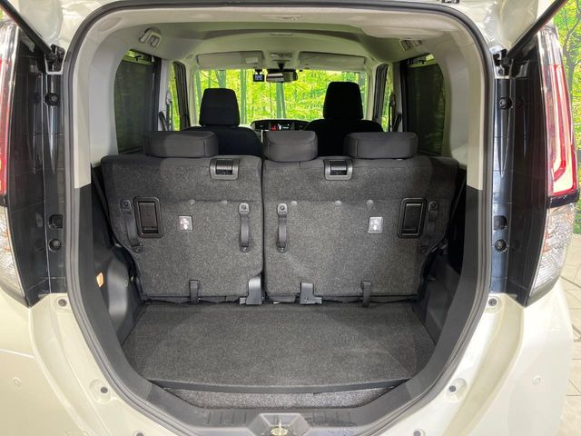 後席を格納すると、これだけの広さが!シーンに合わせたシートアレンジで、大きな荷物も積むことが出来ます♪