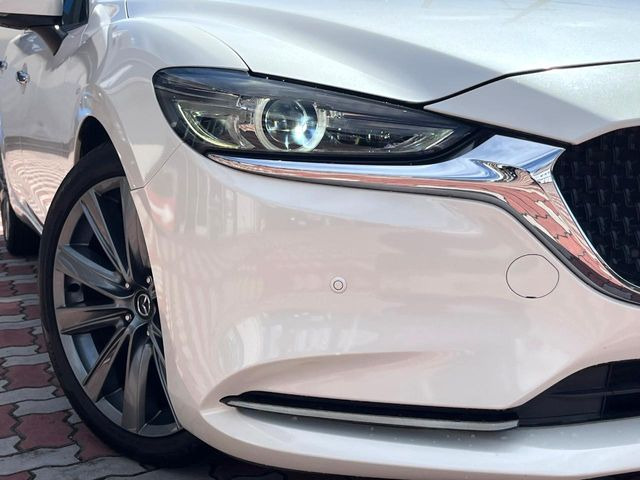 �yLED�w�b�h���C�g�z���V����ԑ��s�����ǍD�Ȏ��E���m�ۂ����S���ĉ^�]�ł��鍂�P�xLED�w�b�h���C�g�𑕔�!�_�����x�������A����d�͂��}�����Ă��܂��B