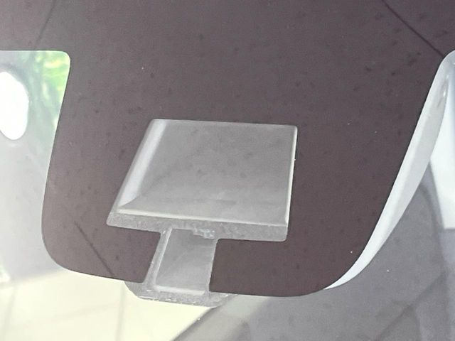 �y���[�_�[�u���[�L�T�|�[�g�z���s���ɑO���̎ԗ�����F�����A�Փ˂������Ȏ��̓u���[�L�ŏՓˉ���Ɣ�Q�y�����A�V�X�g�B�����S�Ƀh���C�u�����y���݂��������܂��B