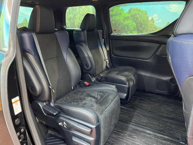 ���ڒ����̓E�H�[�N�X���[�ƂȂ��Ă���܂��B���ڂƎO��ڂ̈ړ�����~�肪�Ƃ��Ă��y�ɂȂ�̂ŁA���~��̍ۂ��X�g���X�������邱�Ƃ͂���܂����