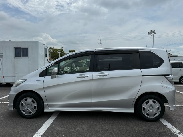 フリードハイブリッド1.5 ジャストセレクション