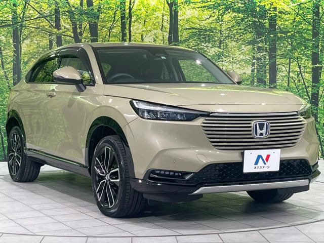 高透明度のガラス皮膜で撥水はもちろん、上質なツヤ・光沢を実現。紫外線や酸性雨から大切な愛車を保護し、色あせ・劣化を防止。「弾スプラッシュコート」、「弾プリミッサコート」からお選びいただけます。