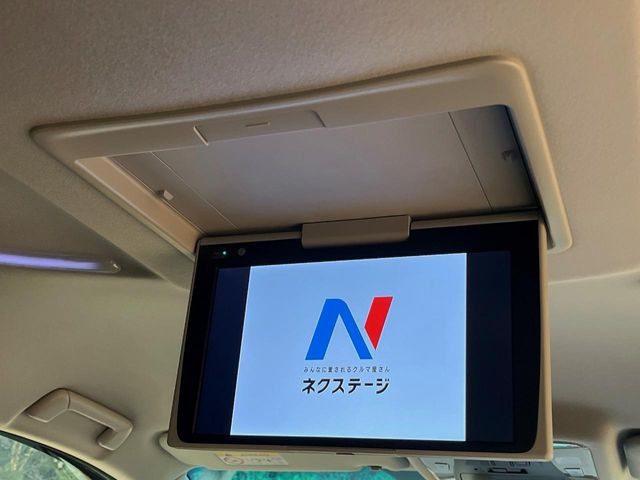 【フリップダウンモニター】大画面モニターで後席でもエンタメをお楽しみいただけます。小さなお子様にも大人気の装備です♪