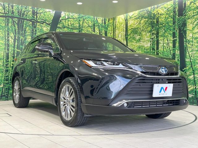 高透明度のガラス皮膜で撥水はもちろん、上質なツヤ・光沢を実現。紫外線や酸性雨から大切な愛車を保護し、色あせ・劣化を防止。「弾スプラッシュコート」、「弾プリミッサコート」からお選びいただけます。