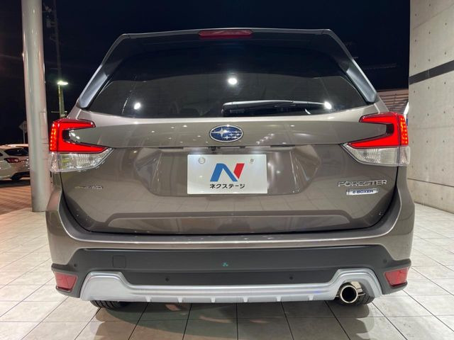 安心の最長10年・走行無制限保証(有償)をご用意。保証内容も充実はもちろん、無料点検&オイル交換や、年中無休の全国・24時間ロードサービスも付帯されておりますのでご安心下さい。