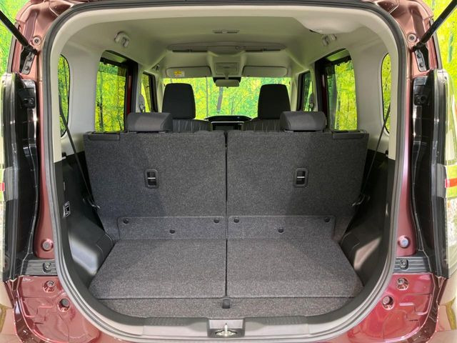 ���i�̂���������ʋ΁A���}���ɏ\���ȉ׎��X�y�[�X���m�ۂ��Ă���܂��B�Z�J���h�V�[�g��|���ƁA�傫�ȉו��̐ύڂ��\�ł���