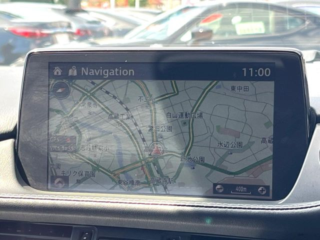 �y�}�c�_�R�l�N�g�z�ԓ��̕��͋C�Ƀ}�b�`������̌^�^�C�v�̃f�B�X�v���C�B�e����q�ݒ��Bluetooth�Đ����A�l�X�ȋ@�\���y���߂܂��B��pSD�J�[�h�̂��w���ŁA�i�r�@�\���g�p�o���܂��B