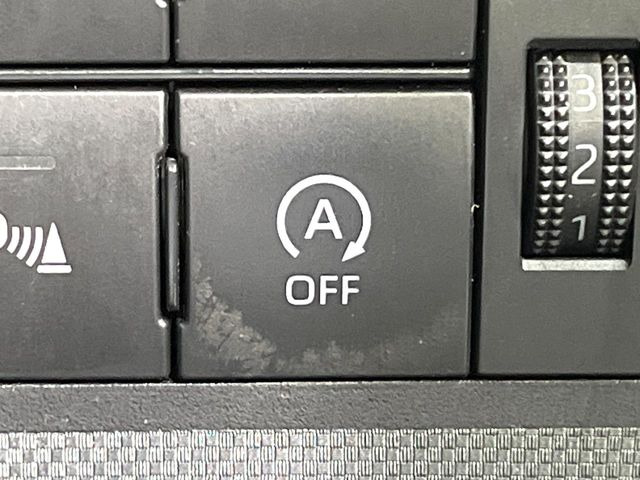 �y�A�C�h�����O�X�g�b�v�z�ԐM����a�؂Œ�Ԃ����ۂɃG���W�����~���A���ʂȔR���̏����}���܂��B�R��������ی�ɂȂ���@�\��G���W���̓u���[�L�𗣂��΍Ďn�����܂��B