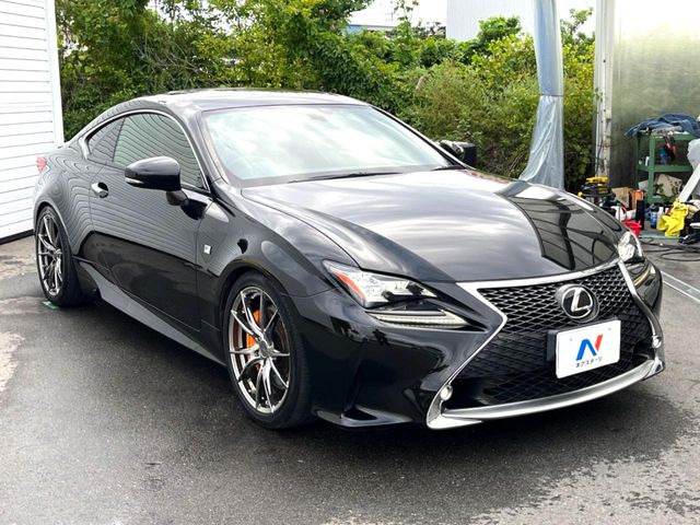 高透明度のガラス皮膜で撥水はもちろん、上質なツヤ・光沢を実現。紫外線や酸性雨から大切な愛車を保護し、色あせ・劣化を防止。「弾スプラッシュコート」、「弾プリミッサコート」からお選びいただけます。