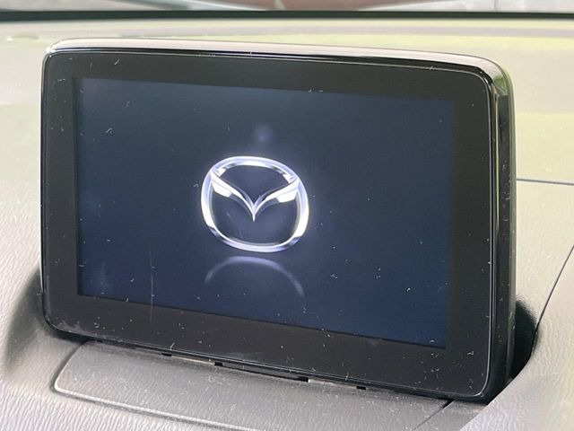 �y�}�c�_�R�l�N�g�i�r�z�ԓ��̕��͋C�Ƀ}�b�`������̌^�^�C�v�̃i�r�B�e����q�ݒ��Bluetooth�Đ����A�l�X�ȋ@�\���y���߂܂��B�����I�ȃ_�C�������삪�\�ŁA�g��������ǍD�ł��B