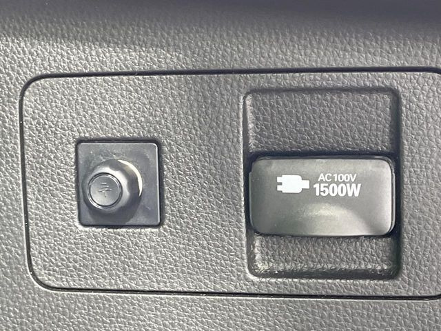 【アクセサリーコンセント】キャンプやスポーツ、アウトドアでのアクティビティはもちろん、災害・停電の際に助けにもなるAC100Vコンセントを装備♪ケータイやタブレット、ゲーム機器の充電にも♪