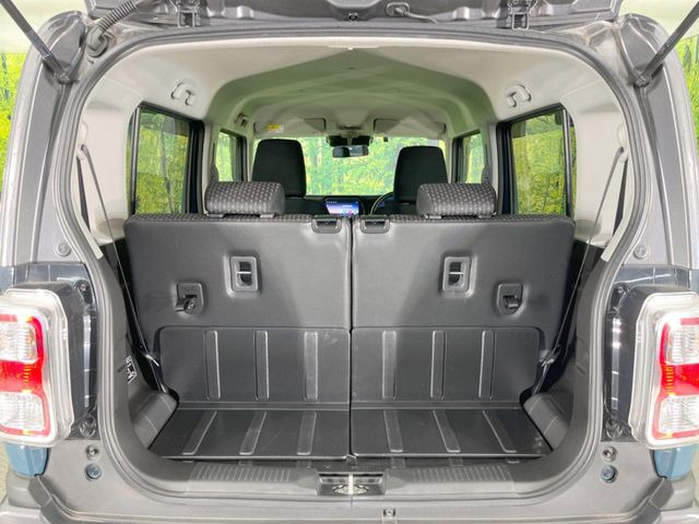 ���i�̂���������ʋ΁A���}���ɏ\���ȉ׎��X�y�[�X���m�ۂ��Ă���܂��B�Z�J���h�V�[�g��|���ƁA�傫�ȉו��̐ύڂ��\�ł���