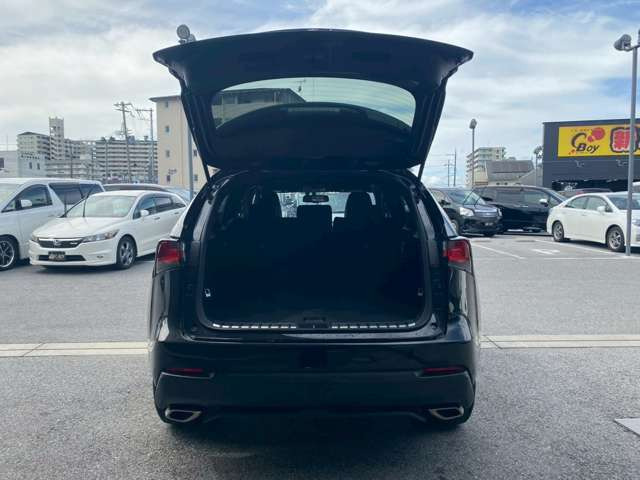 �F���C���^�[���炨�Ԃ�3���ƃA�N�Z�X�֗�!�߂��ɂ͗L���ό��n�̕F���������܂��̂ŁA�ό��ƍ��킹�Ă̂����X���ǂ��ł��ˁ􊈋C���鎩���̃X�^�b�t�����q�l�̂����X�����҂����Ă���܂�!