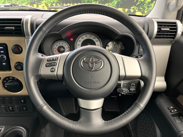 �y�����v�����X�e�A�����O�z�㎿�Ȋv���g�p���邱�ƂŁA��ɂ����������݂ƂĂ��^�]���₷���n���h���ł���