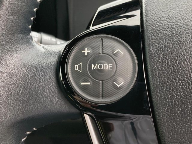 【ステアリングスイッチ】運転中、前方から目線をそらすことなく、オーディオ等の操作が可能な便利機能!安心&快適なドライブを演出してくれます♪