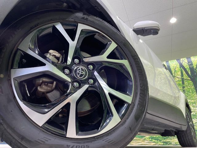 �y����18�C���`�A���~�z�C�[���z�O�ςɃ}�b�`���������A���~�z�C�[���𑕒����Ă���܂��B�e��ЊO�A���~�z�C�[����A�X�^�b�h���X�^�C�����戵�����Ă���܂��B���񂲑��k����������