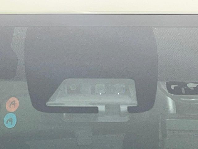 �y�g���^�Z�[�t�e�B�Z���X�z���s���ɑO���̎ԗ�����F�����A�Փ˂������Ȏ��͌x��ƃu���[�L�ŏՓˉ���Ɣ�Q�y�����A�V�X�g�B�����S�Ƀh���C�u�����y���݂��������܂��B