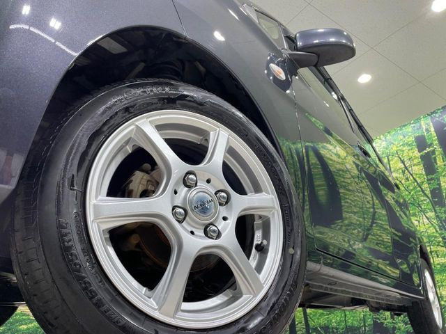 【14インチアルミホイール】外観にマッチしたアルミホイールを装着しております。各種アルミホイールや、スタッドレスタイヤも取扱いしております。是非ご相談ください♪