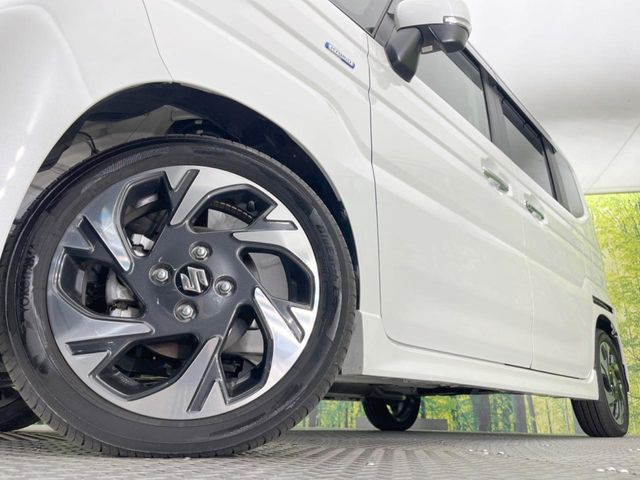 �y�����A���~�z�C�[���z�O�ςɃ}�b�`���������A���~�z�C�[���𑕒����Ă���܂��B�e��ЊO�A���~�z�C�[����A�X�^�b�h���X�^�C�����戵�����Ă���܂��B���񂲑��k����������