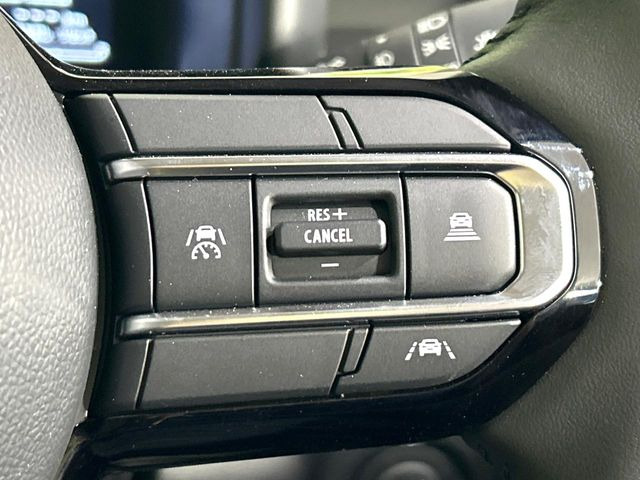 【アダプティブクルーズコントロール】高速道路での長距離走行が楽に!!自動で速度を保つクルーズコントロールが、衝突軽減システムと連携し、前方の車両を感知して車間を保つように速度調節してくれます!!