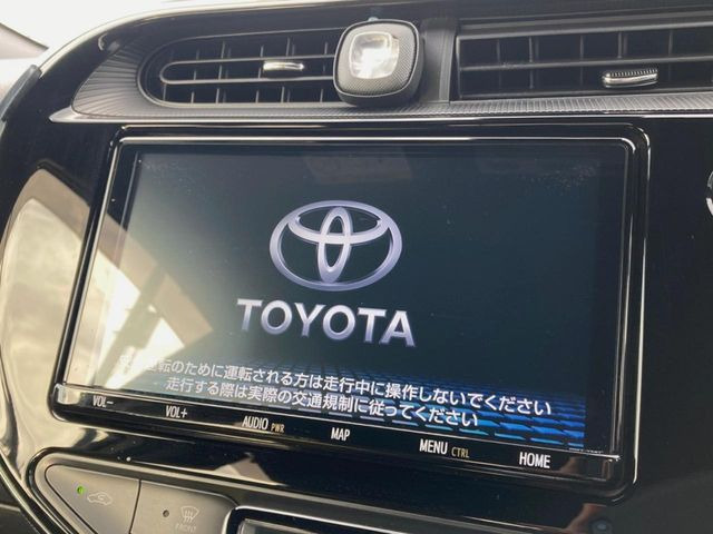 【純正9型ナビ】人気の純正ナビを装備。オーディオ機能も充実しており、Bluetooth接続すればお持ちのスマホやMP3プレイヤーの音楽を再生可能!毎日の運転がさらに楽しくなります!!