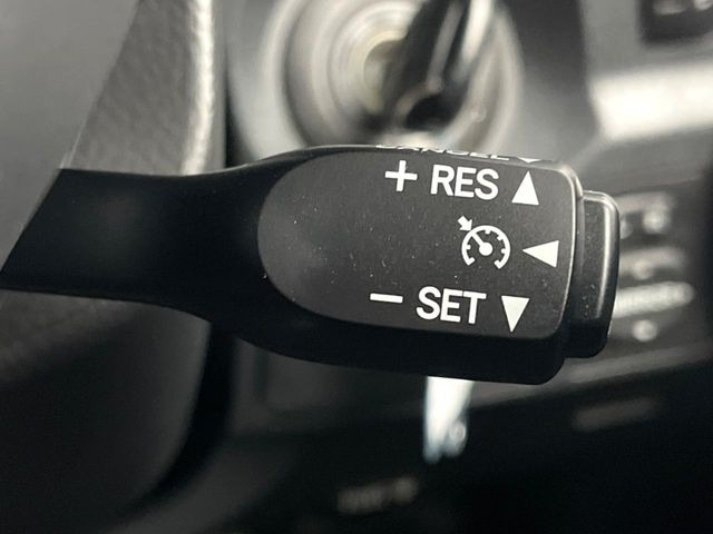 �y�N���[�Y�R���g���[���z�������H�����N���N���s�B�A�N�Z���𗣂��Ă���葬�x�ő��s���ł��A�������^�]���̕��S���y��!�����E�������ȒP�ȃX�C�b�`����Œ����ł��܂��B