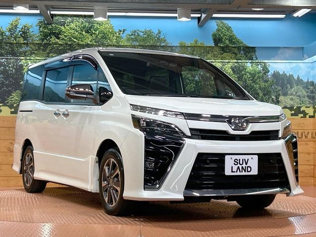 高透明度のガラス皮膜で撥水はもちろん、上質なツヤ・光沢を実現。紫外線や酸性雨から大切な愛車を保護し、色あせ・劣化を防止。「弾スプラッシュコート」、「弾プリミッサコート」からお選びいただけます。