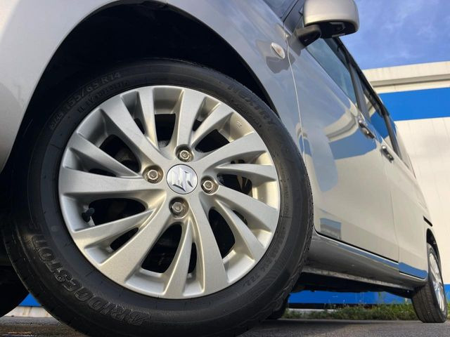 �y�����A���~�z�C�[���z�O�ςɃ}�b�`���������A���~�z�C�[���𑕒����Ă���܂��B�e��ЊO�A���~�z�C�[����A�X�^�b�h���X�^�C�����戵�����Ă���܂��B���񂲑��k����������