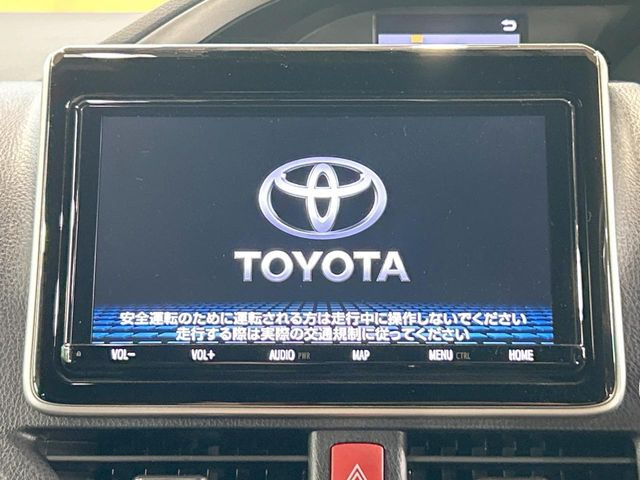 【純正ナビ】人気の純正ナビを装備。オーディオ機能も充実しており、Bluetooth接続すればお持ちのスマホやMP3プレイヤーの音楽を再生可能!毎日の運転がさらに楽しくなります!!