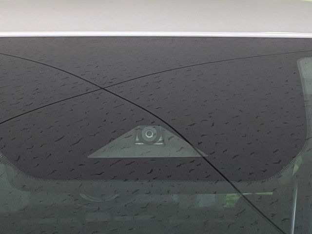 �y�G�}�[�W�F���V�[�u���[�L�z���s���ɑO���̎ԗ�����F�����A�Փ˂������Ȏ��͌x��ƃu���[�L�ŏՓˉ���Ɣ�Q�y�����A�V�X�g�B�����S�Ƀh���C�u�����y���݂��������܂��B