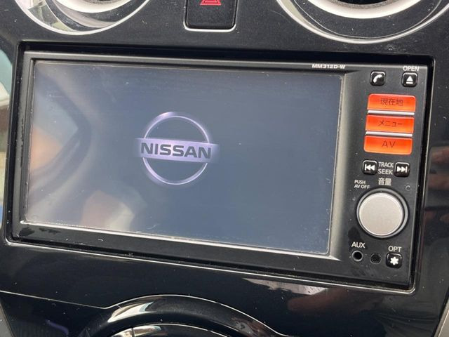 �y�����i�r�z�l�C�̏����i�r�𑕔����Ă���܂��B�i�r�̎g���₷���͂������A�I�[�f�B�I�@�\���[��!�L�����v�◷�s�͂������A�ʋ΂┃�����ȂǕ��i�̃h���C�u���y�����Ȃ�͂���