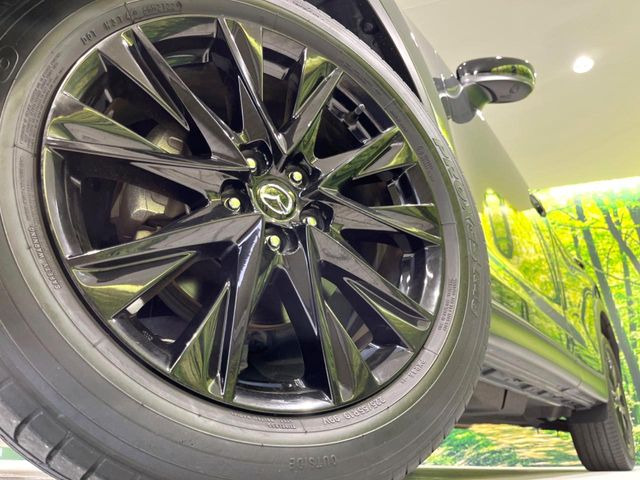 【純正19インチアルミホイール】外観にマッチした純正アルミホイールを装着しております。各種社外アルミホイールや、スタッドレスタイヤも取扱いしております。是非ご相談ください♪